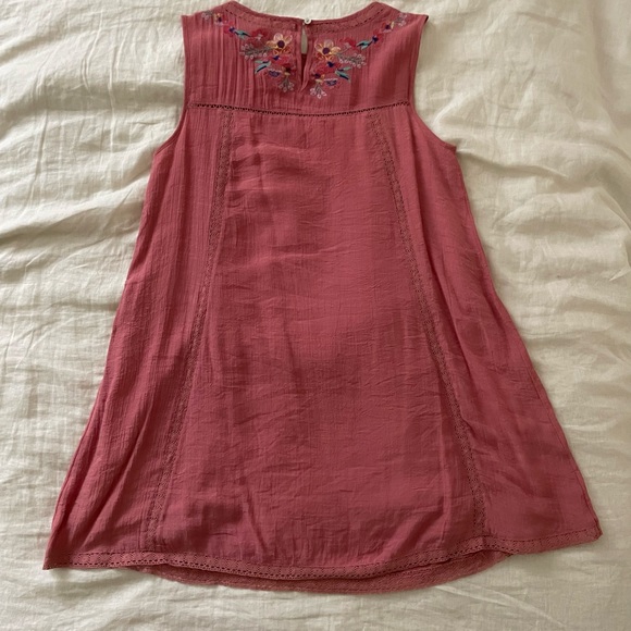 Free People-style embroidered dress - Picture 2 of 4